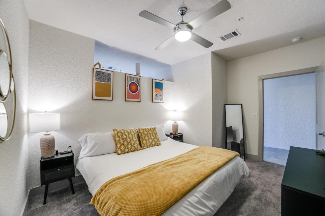 Downtown Apartment With Riverwalk Views Free Parking Pet Friendly Centrally Located On The Riverwalk San Antonio Exteriör bild