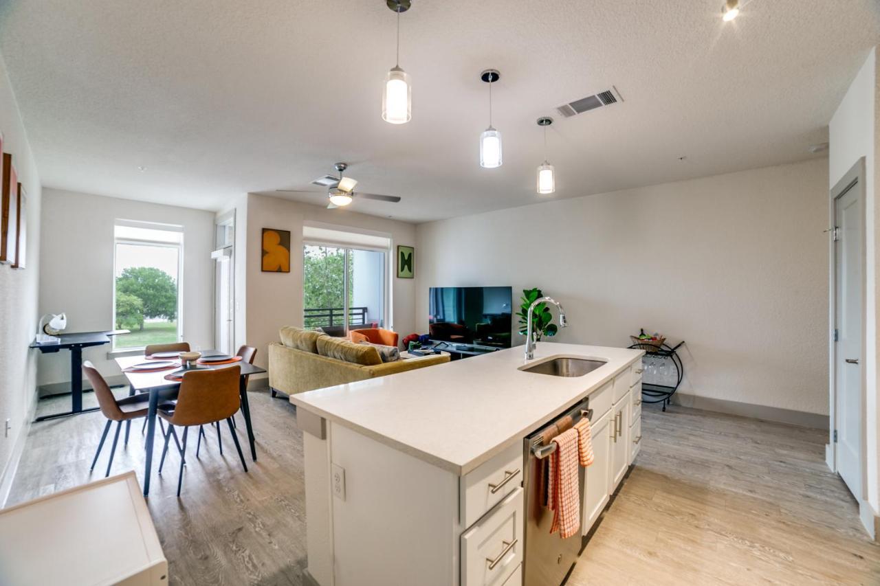 Downtown Apartment With Riverwalk Views Free Parking Pet Friendly Centrally Located On The Riverwalk San Antonio Exteriör bild