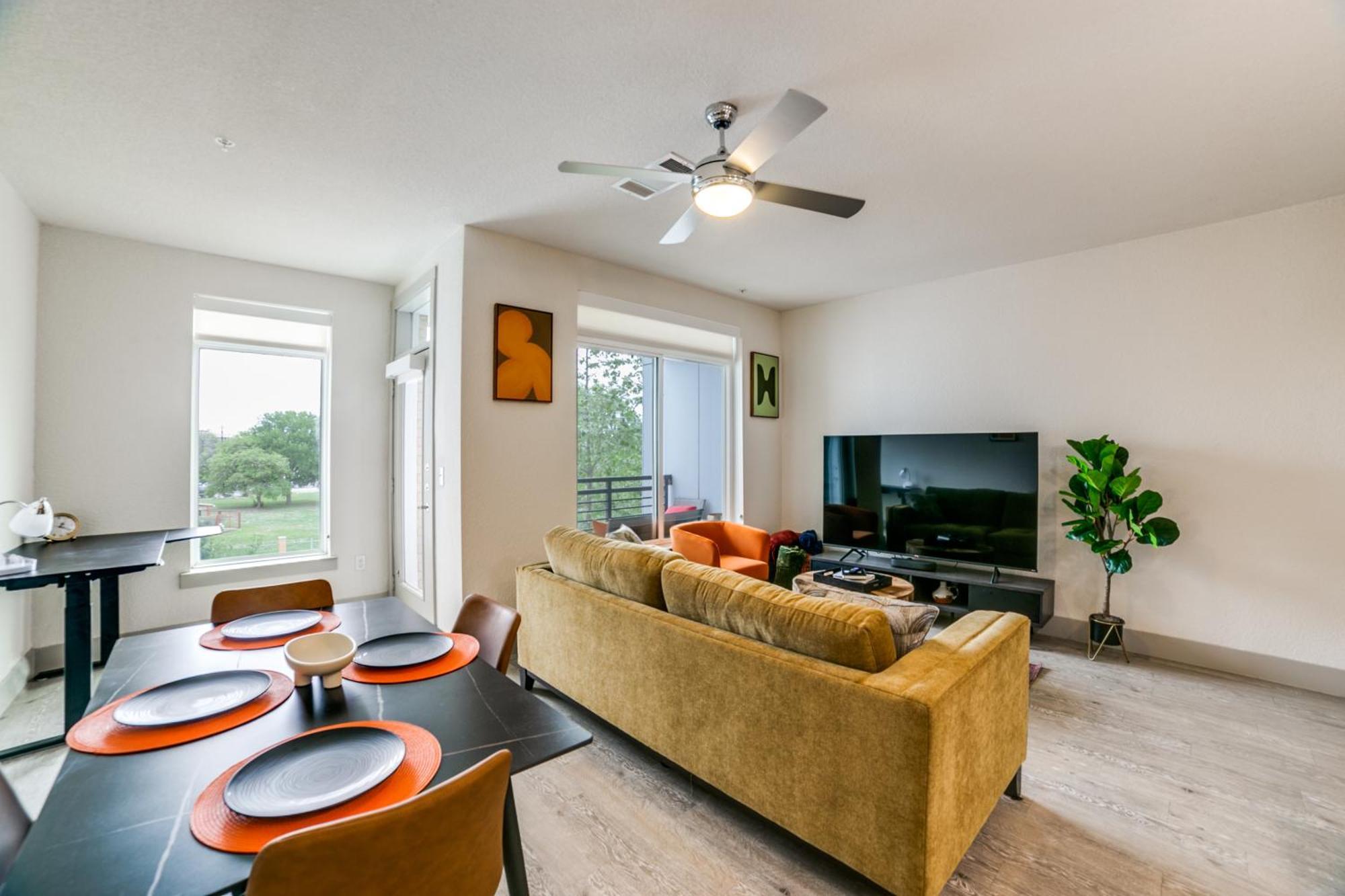Downtown Apartment With Riverwalk Views Free Parking Pet Friendly Centrally Located On The Riverwalk San Antonio Exteriör bild