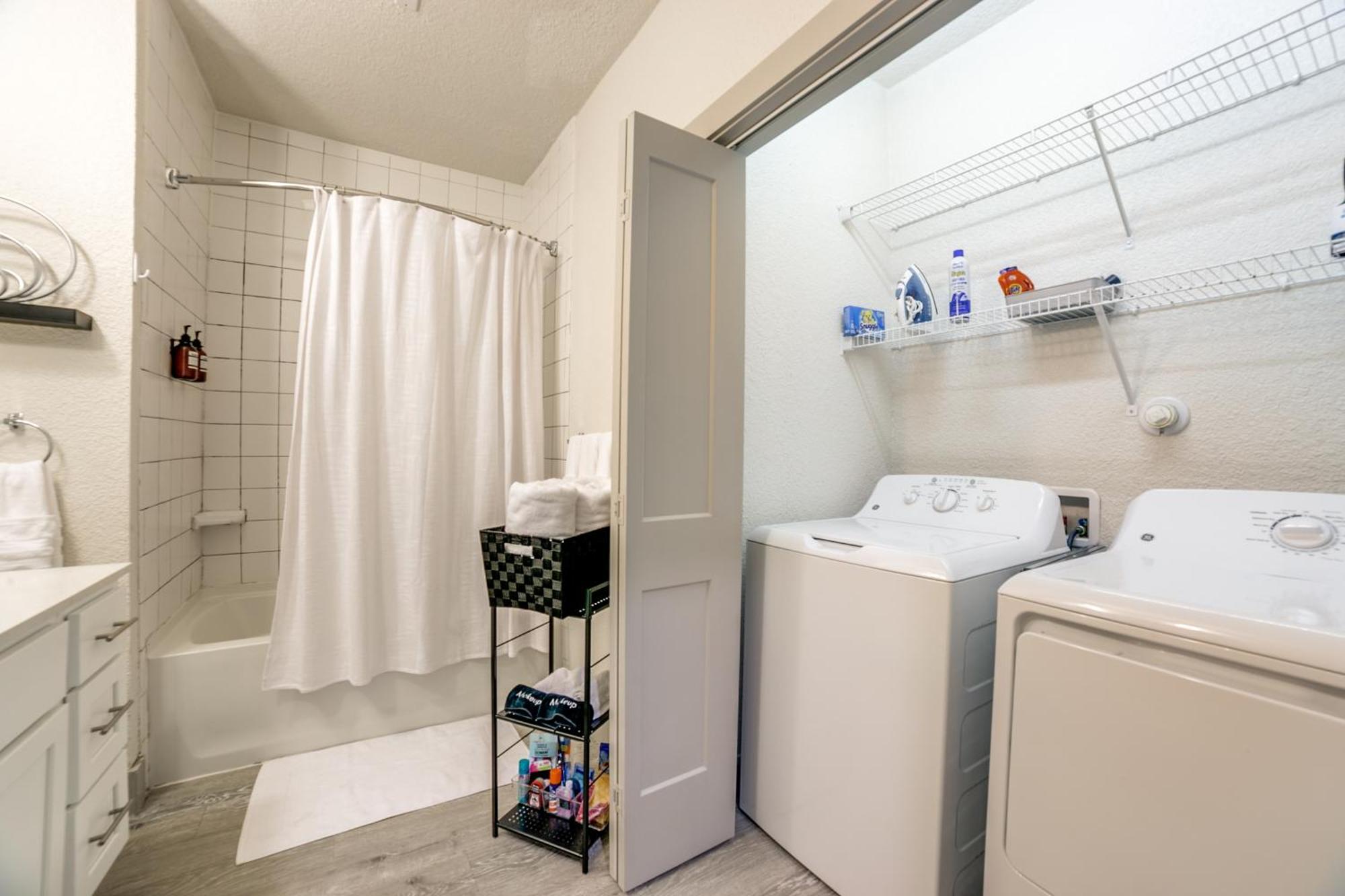 Downtown Apartment With Riverwalk Views Free Parking Pet Friendly Centrally Located On The Riverwalk San Antonio Exteriör bild