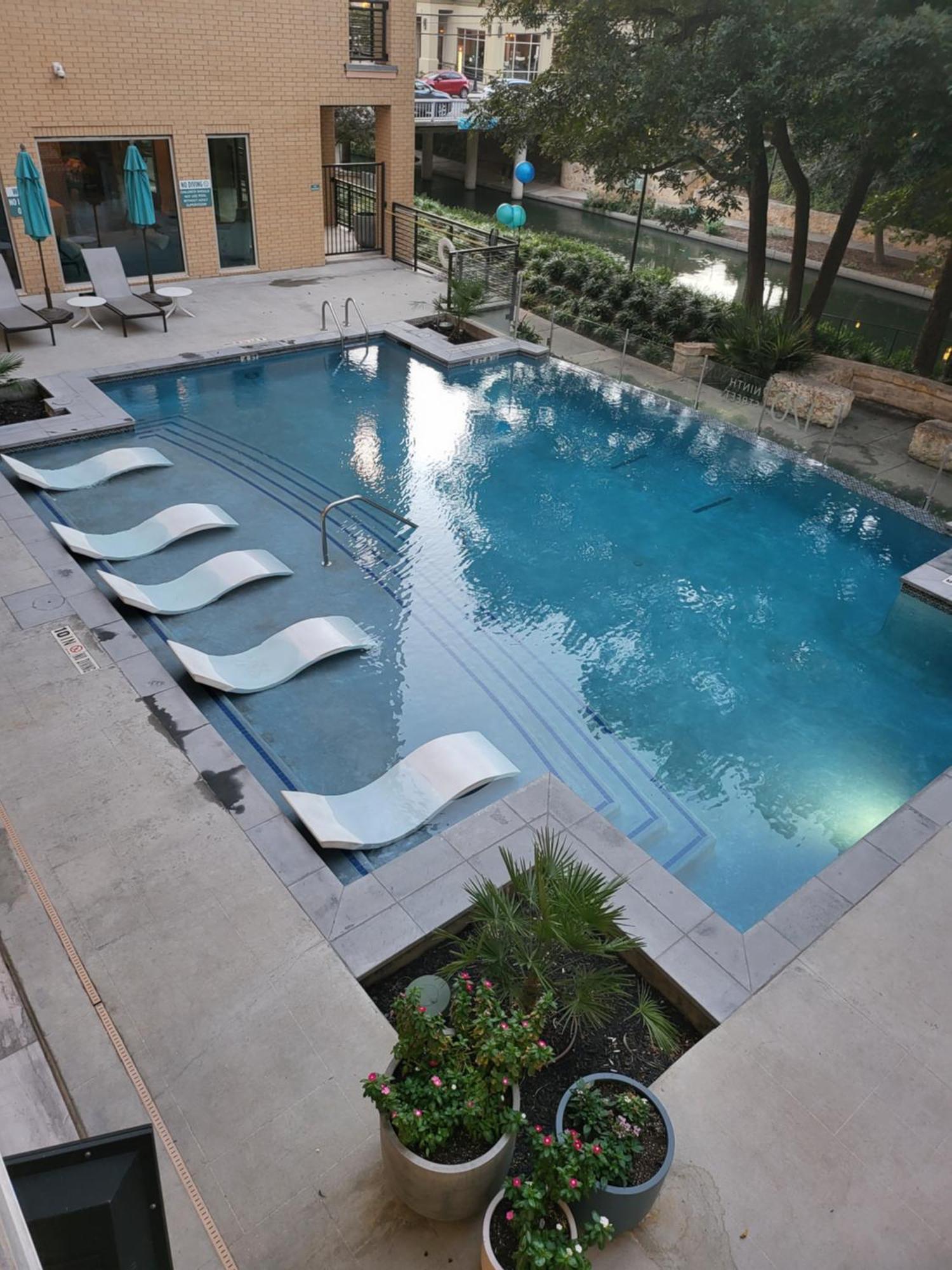 Downtown Apartment With Riverwalk Views Free Parking Pet Friendly Centrally Located On The Riverwalk San Antonio Exteriör bild