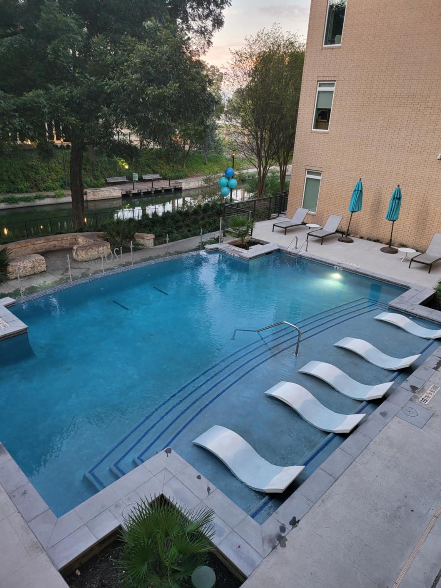Downtown Apartment With Riverwalk Views Free Parking Pet Friendly Centrally Located On The Riverwalk San Antonio Exteriör bild
